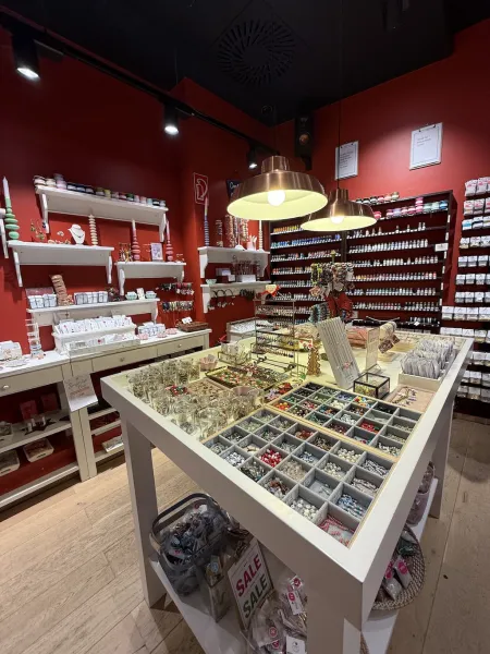 NUENA Filiale Hamburg Europa Passage