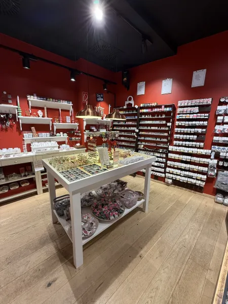 NUENA Filiale Hamburg Europa Passage